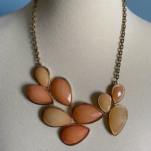 ✨CORAL STATEMENT NECKLACE✨
